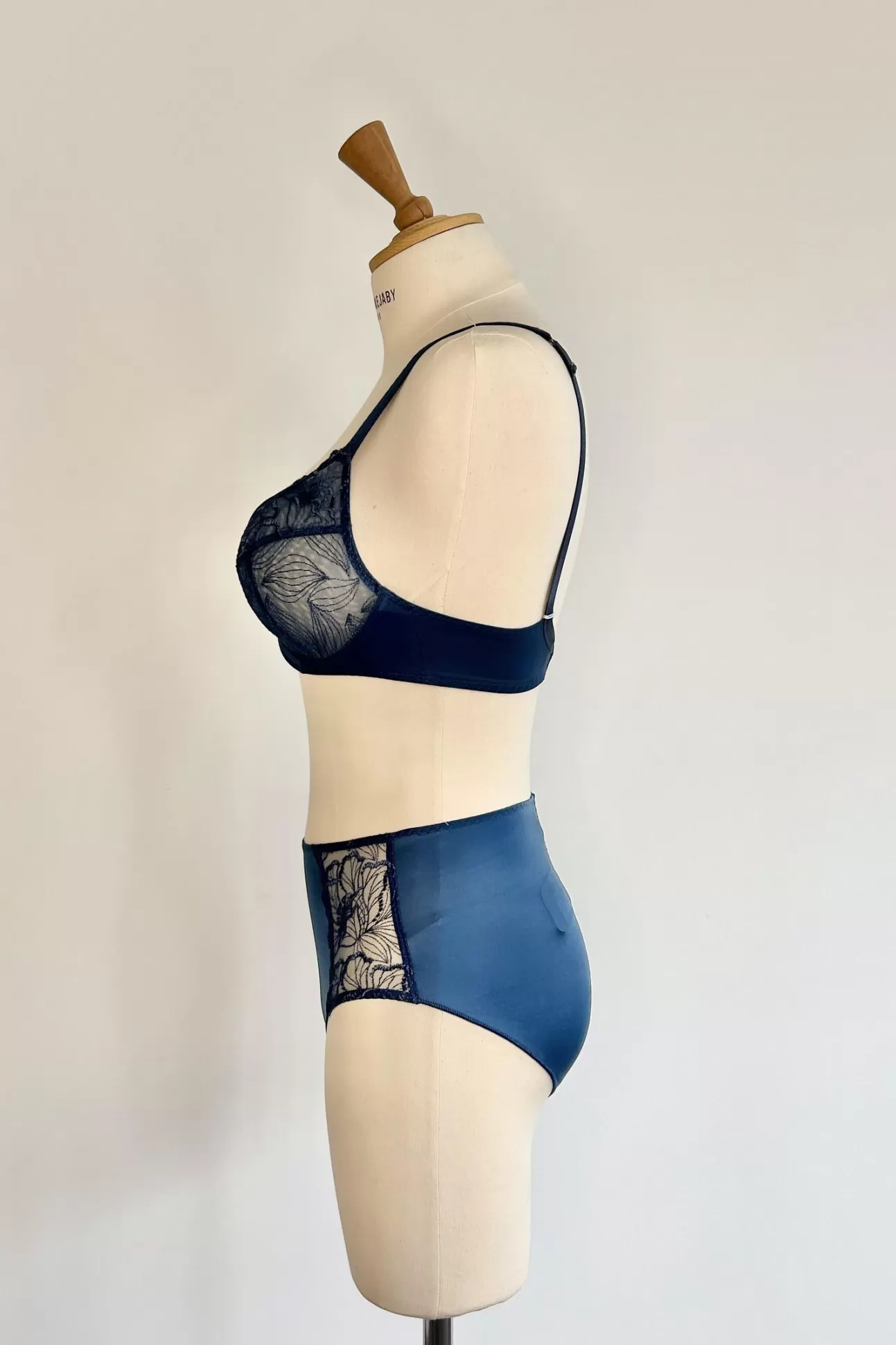 Maison Lejaby Flora*Soutien-Gorge Avec Armatures Grande Taille En Broderie Suisse Bleu Bleu Stone