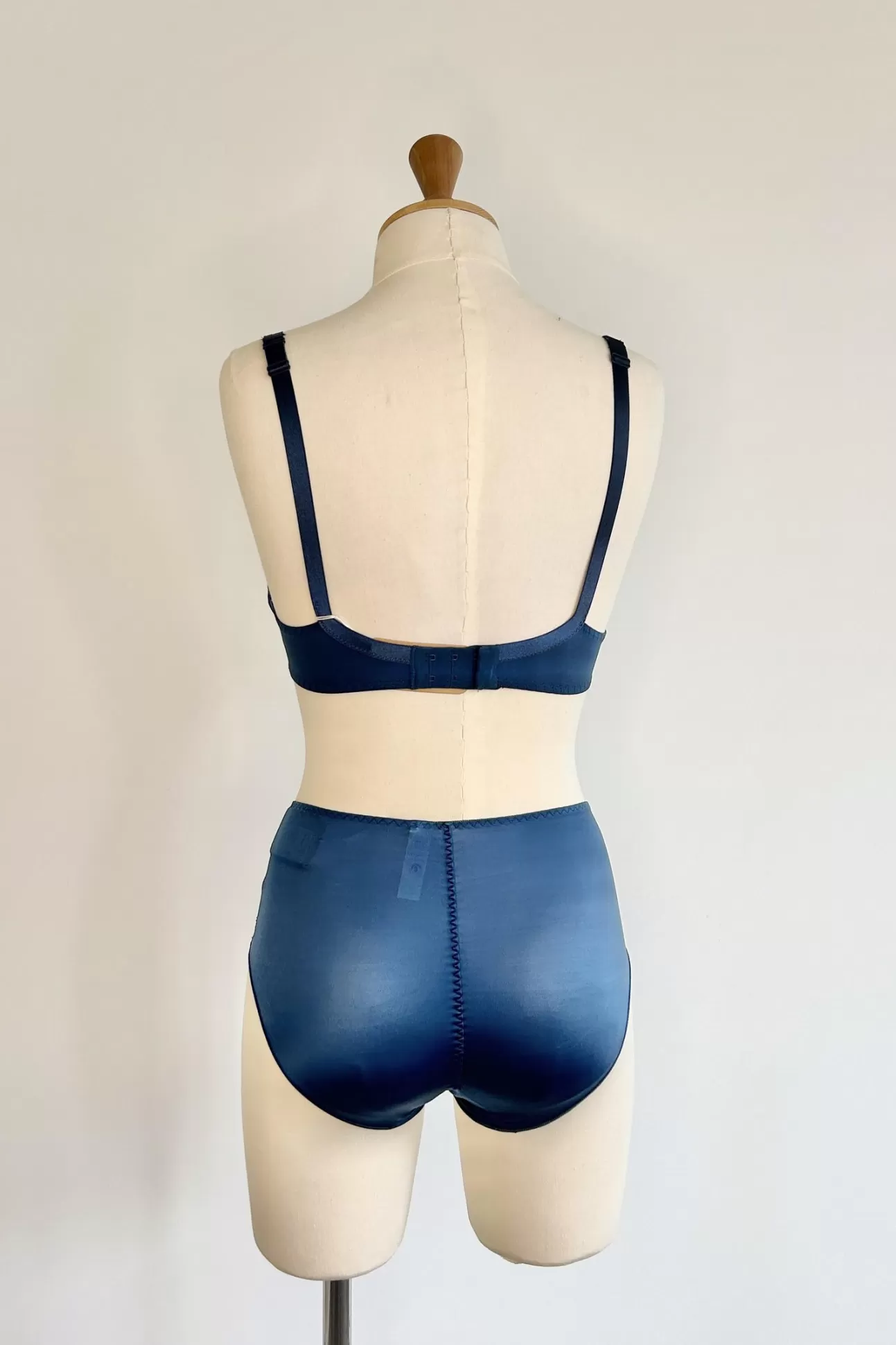 Maison Lejaby Flora*Soutien-Gorge Avec Armatures Grande Taille En Broderie Suisse Bleu Bleu Stone