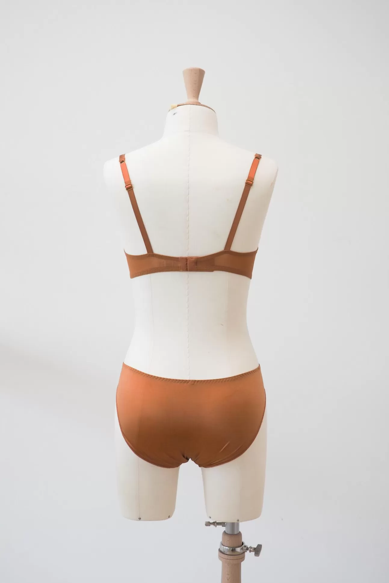 Maison Lejaby Flora*Soutien-Gorge Corbeille En Broderie Suisse Ocre Sienne